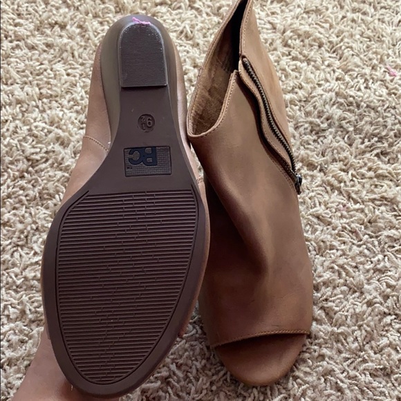 Open toed wedges - Picture 3 of 5